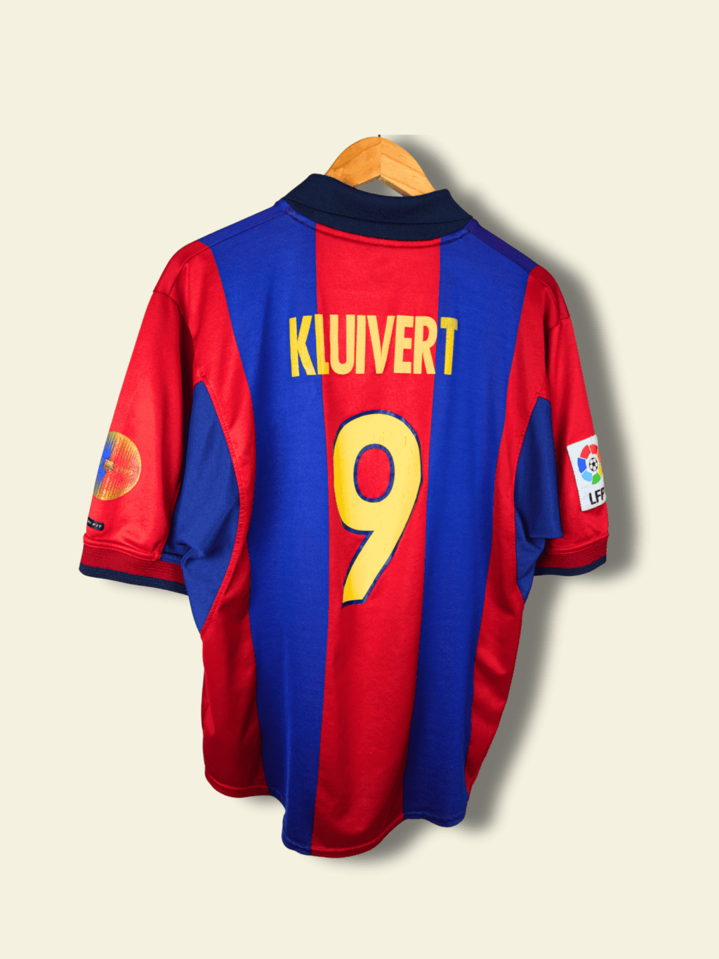 2000-01-fc-barcelona-home-patrick-kluivert-9-mediu-4