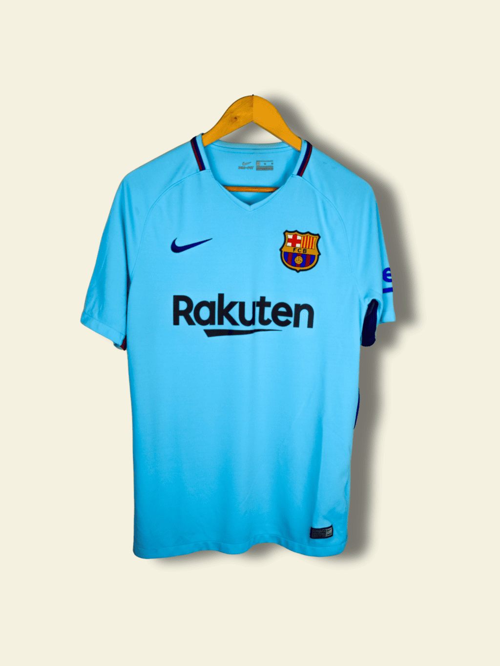 2017-18-fc-barcelona-away-lionel-messi-10-medium-847254-484-nike-1