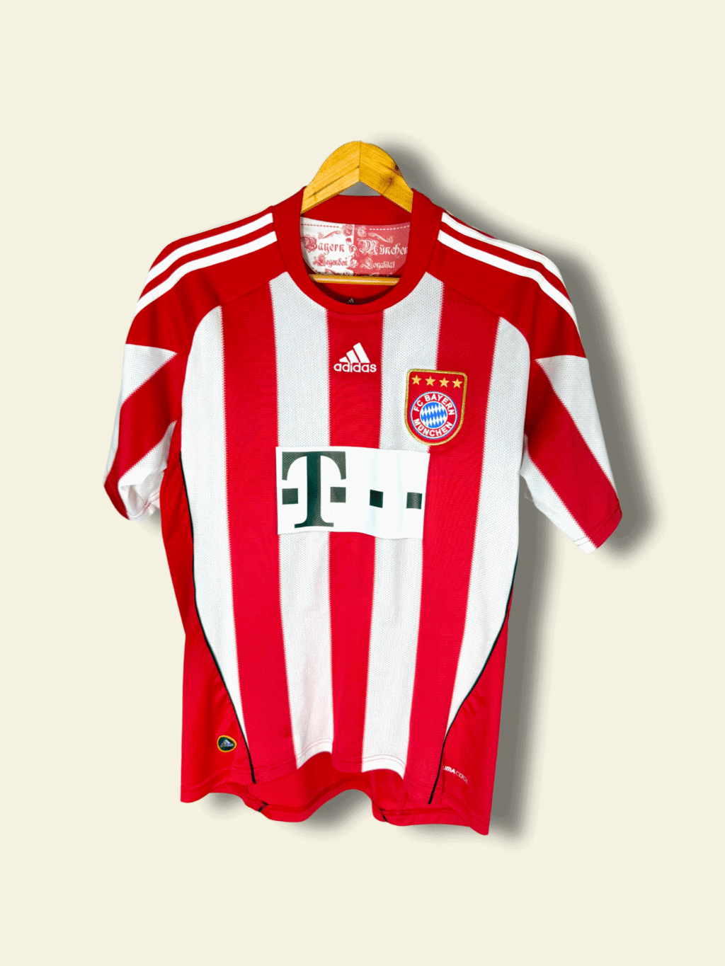 2010/11 Bayern Munich Home - Arjen Robben #10 Large P95790 Adidas