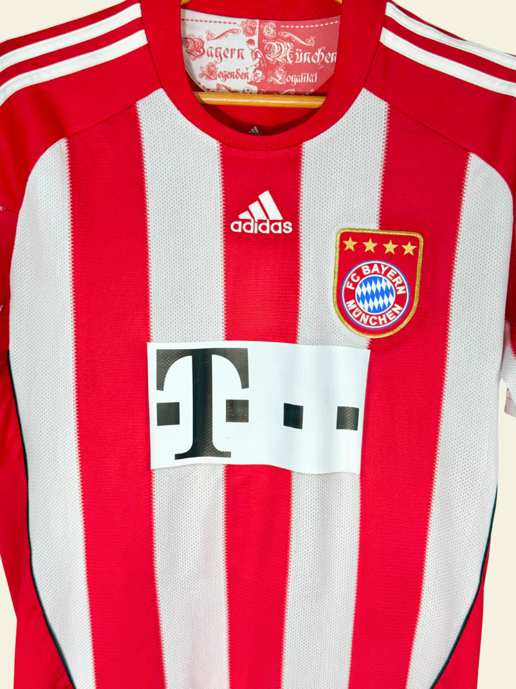 2010/11 Bayern Munich Home - Arjen Robben #10 Large P95790 Adidas