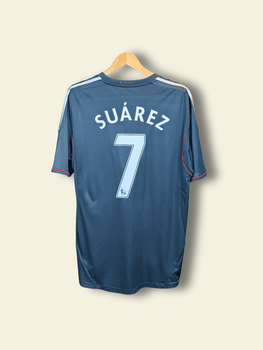 2011-liverpool-away-luis-suarez-7-large-v13870-adidas-3