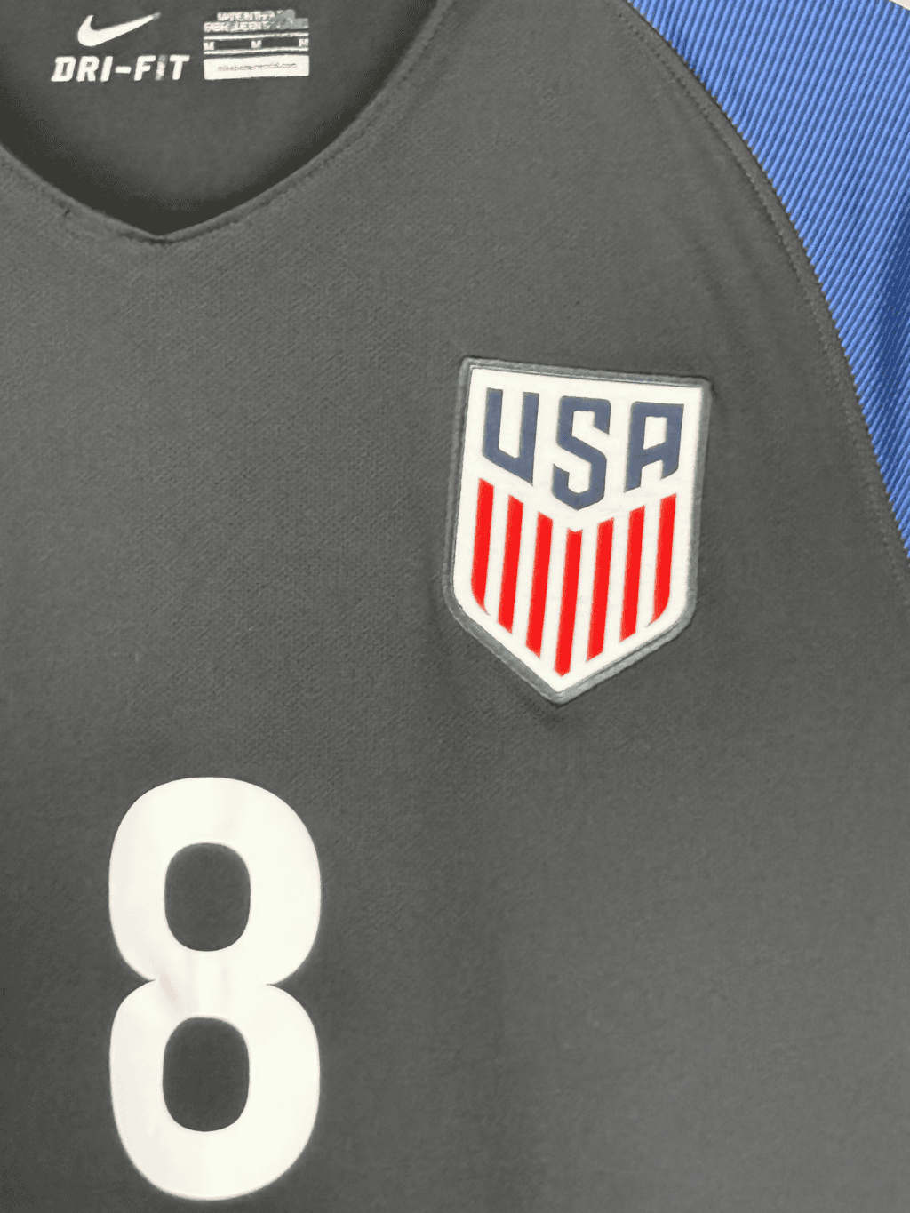 2010-usa-away-clint-dempsey-8-small-724641-010-nike-5