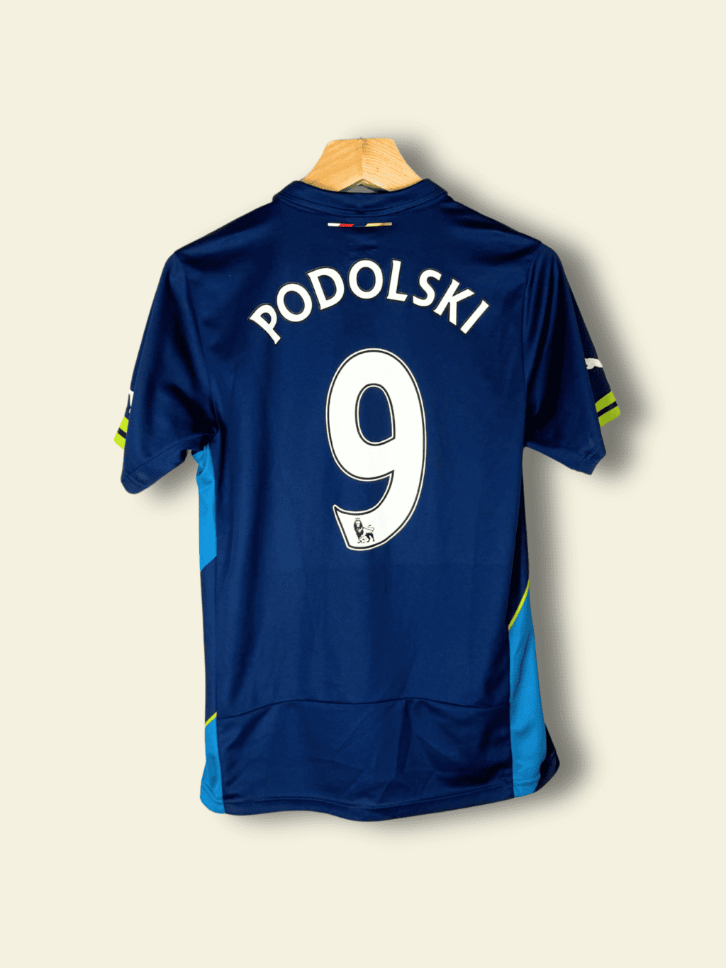 2014-arsenal-third-lukas-podolski-9-small-746452-puma-1