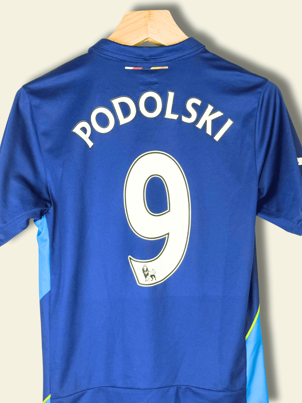 2014-arsenal-third-lukas-podolski-9-small-746452-puma-1
