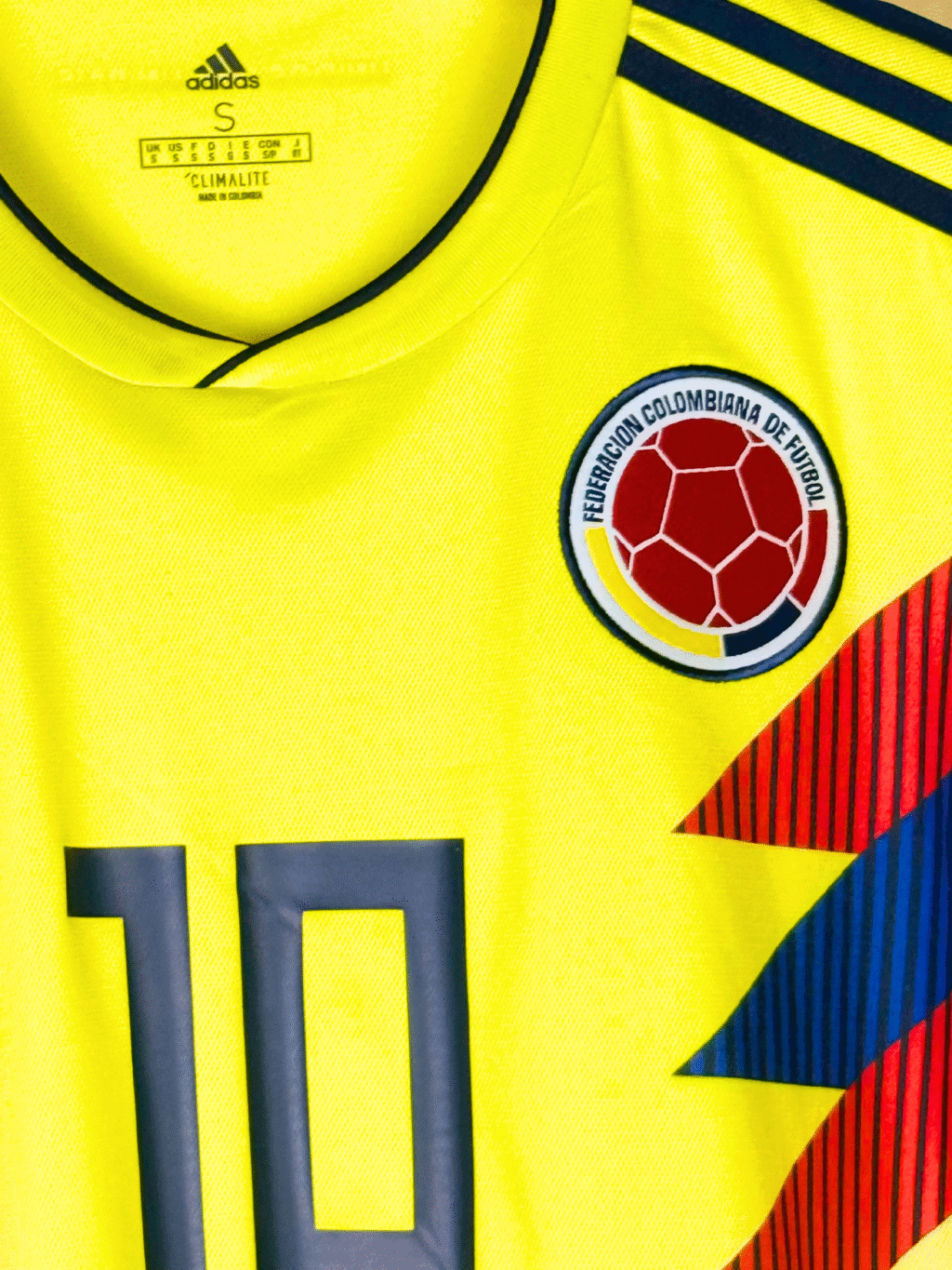 2018 Colombia Home - James Rodriguez #10 Small CW1526 Adidas