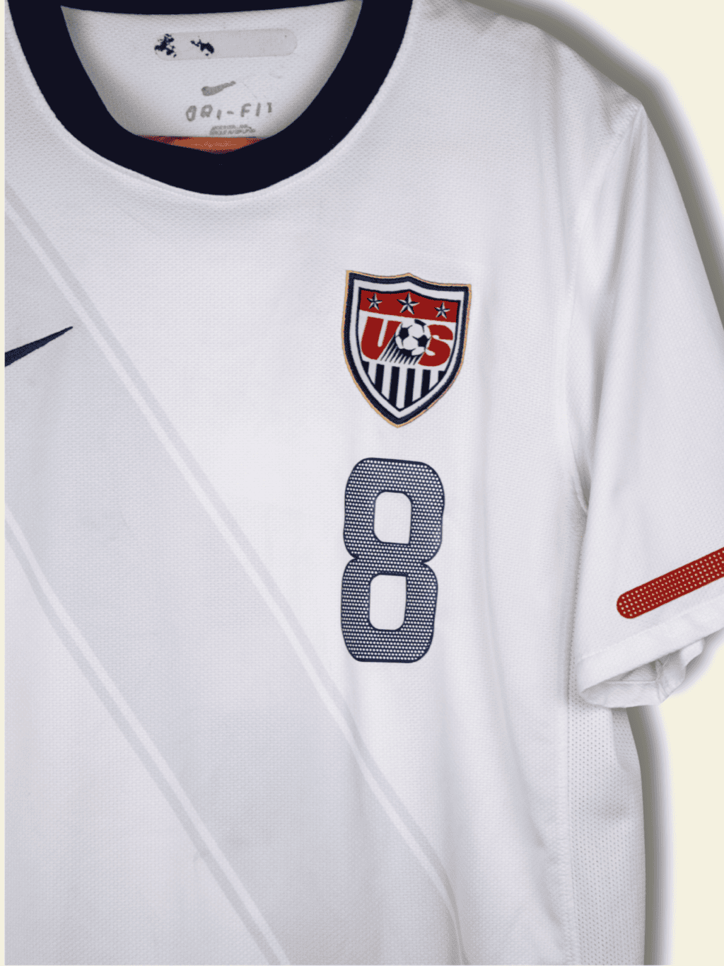 2010-usa-away-clint-dempsey-8-medium-369253-105-nike-5