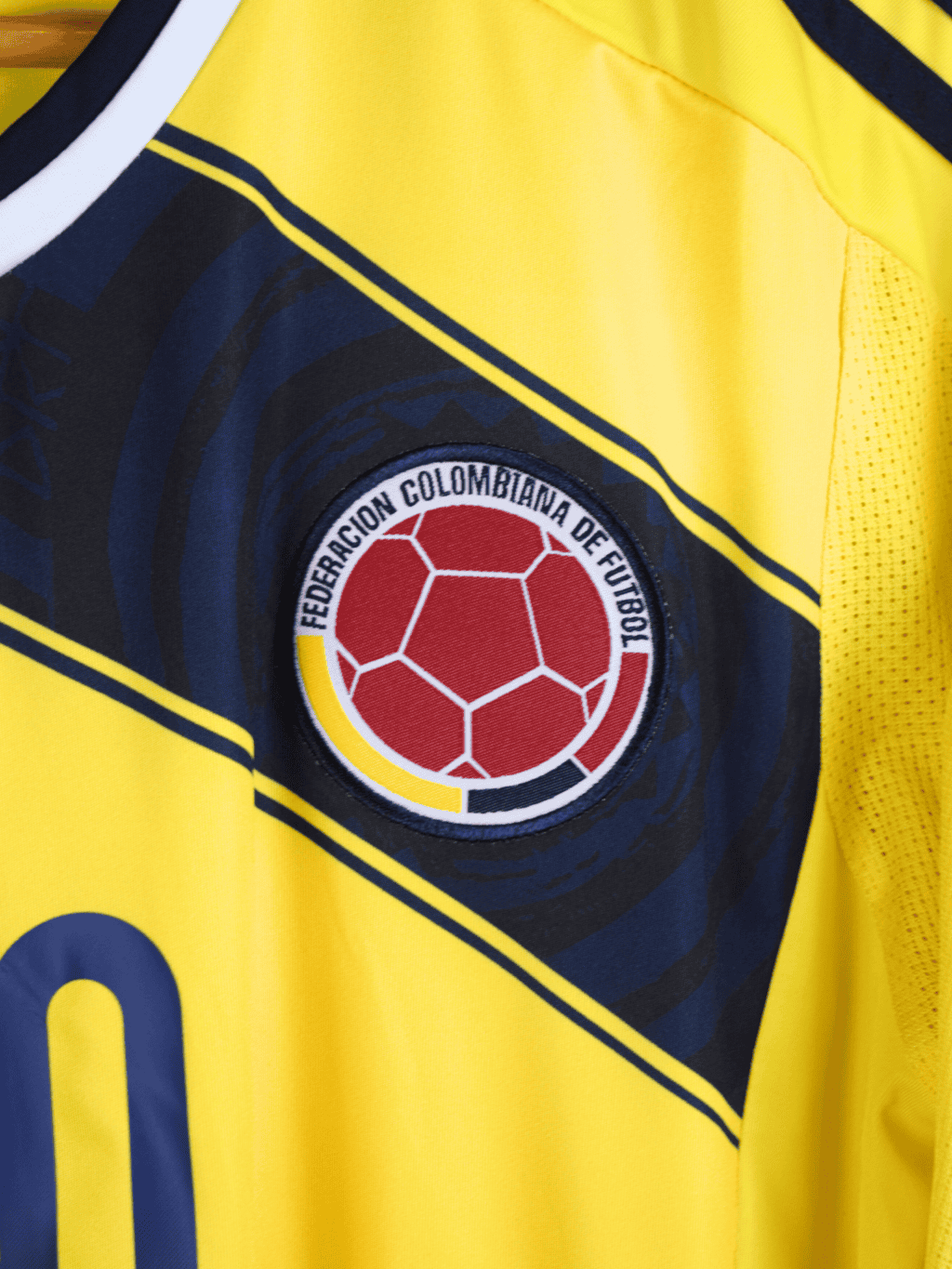 2014-colombia-home-james-rodriguez-10-medium-g85387-adidas-1
