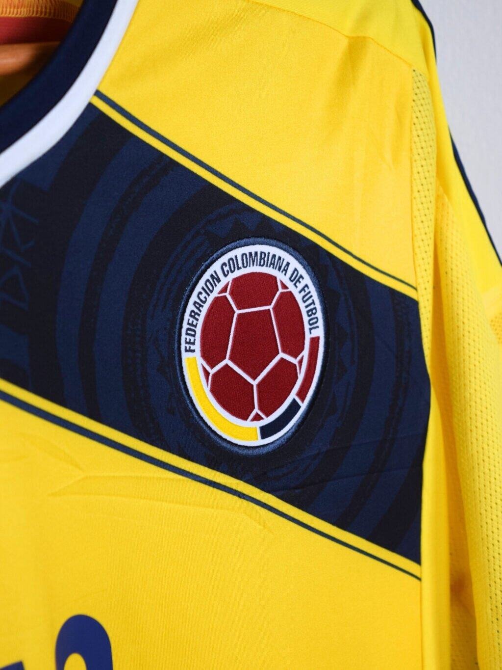 2014 Colombia Home - James Rodriguez #10 Medium G85387 Adidas