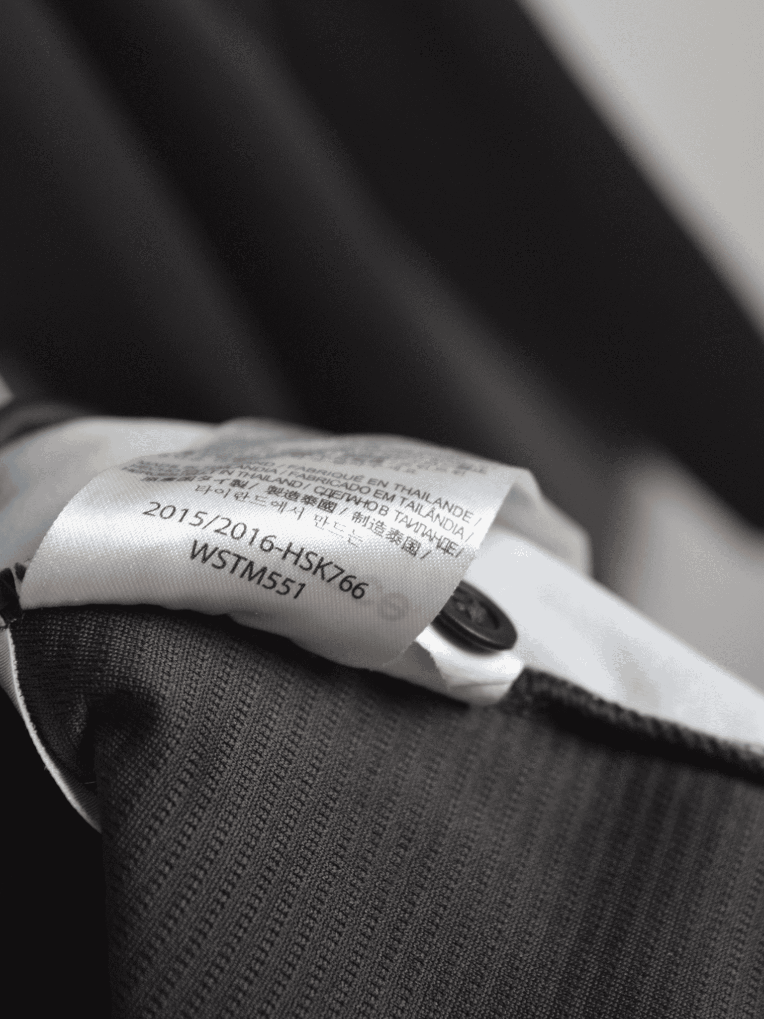 2015-liverpool-third-philippe-coutinho-10-large-wstm551-6