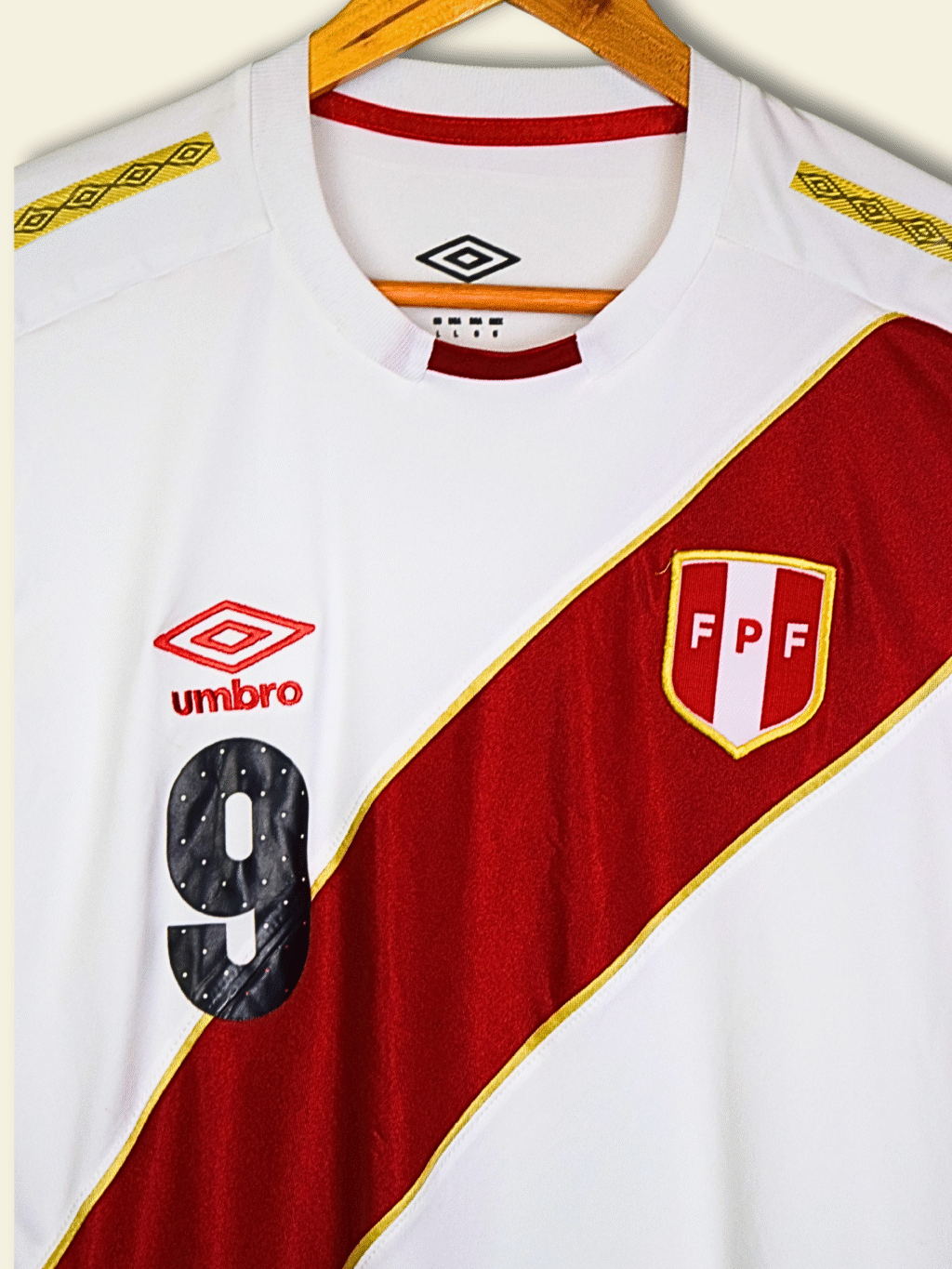 2018 Peru Home - Paolo Guerrero #9 Large no-mpn