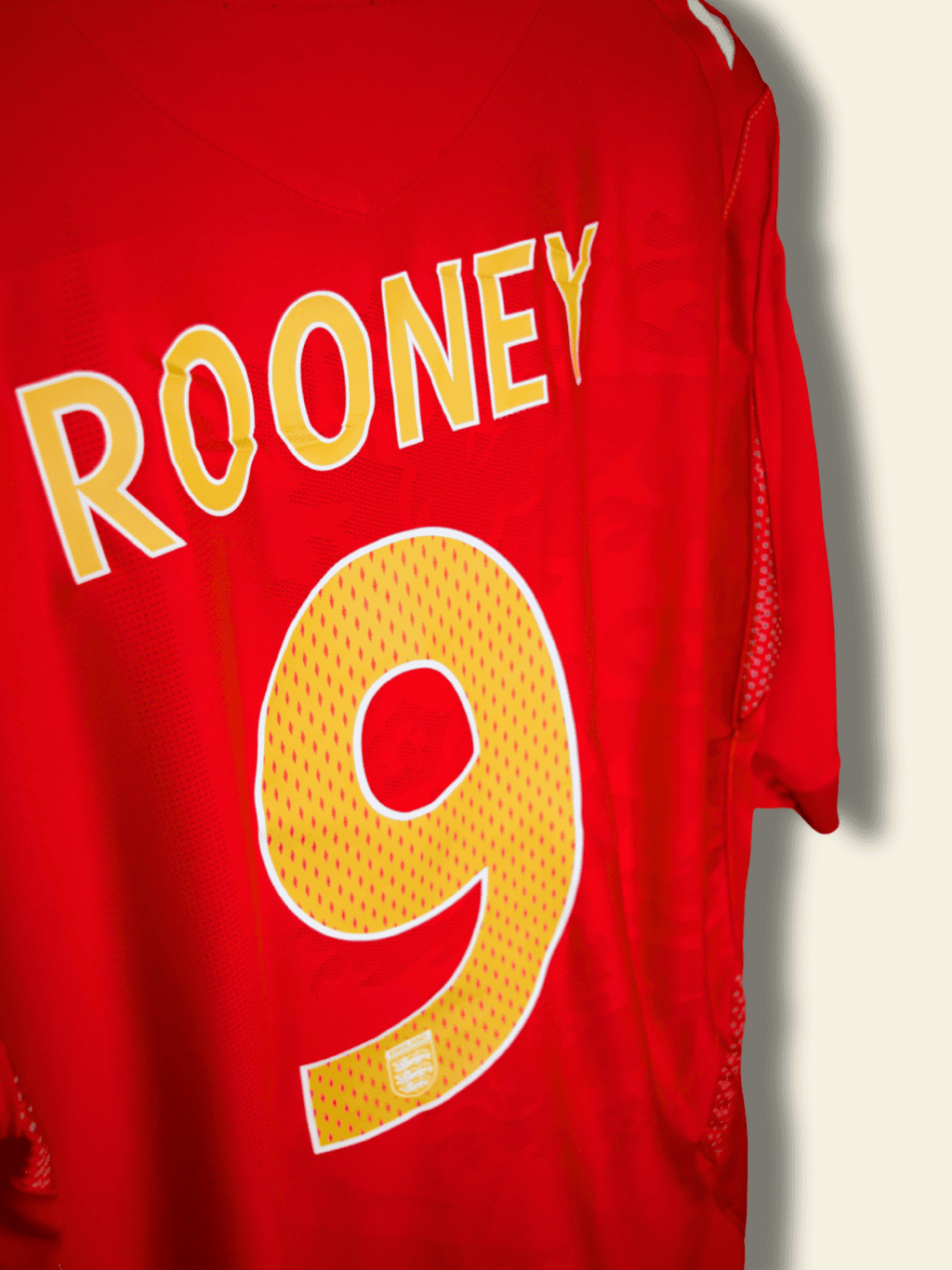 2004 England Away – Wayne Rooney #9 Large no-mpn4