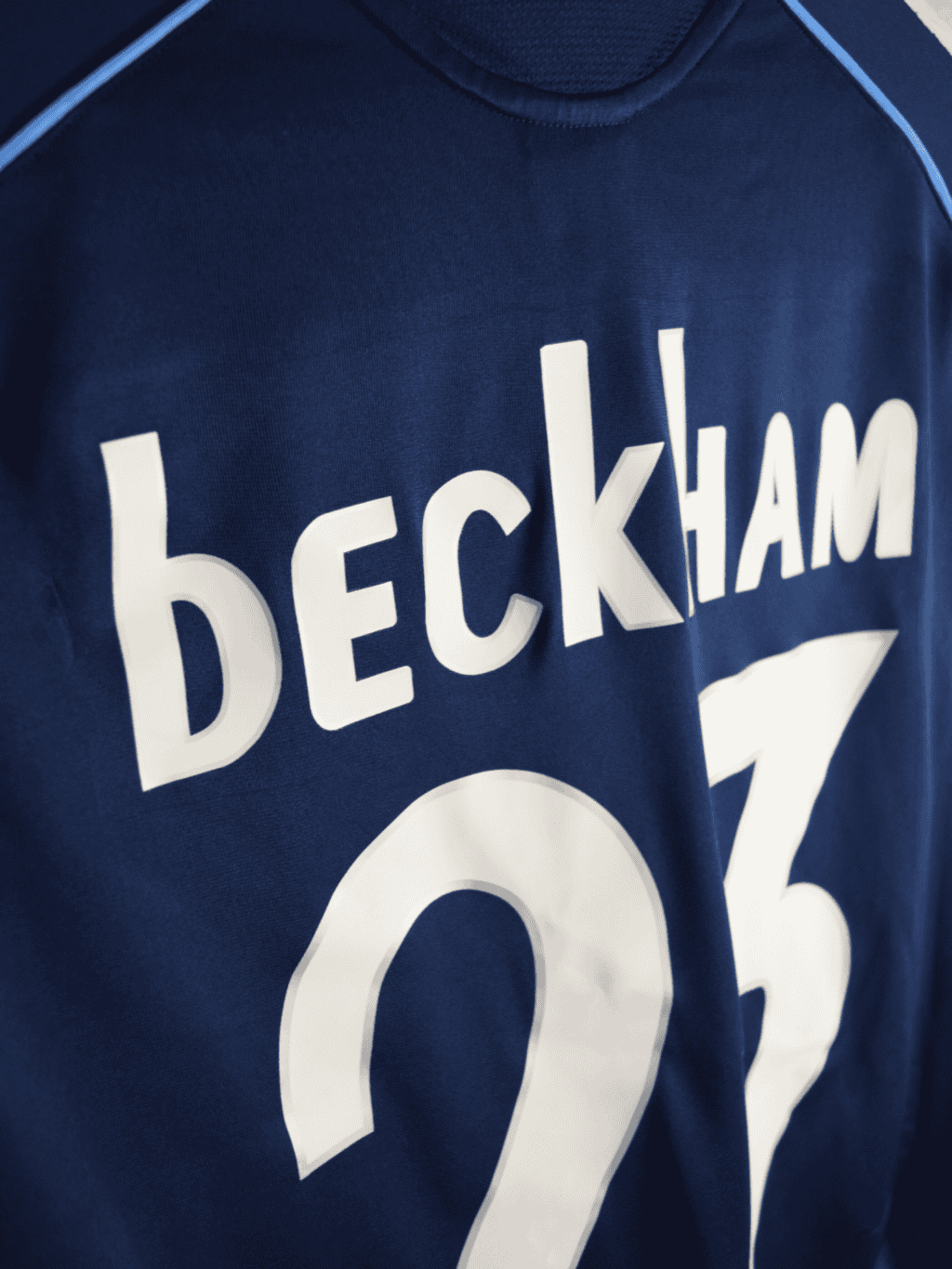 2005-real-madrid-away-david-beckham-23-small-109856-adidas-1