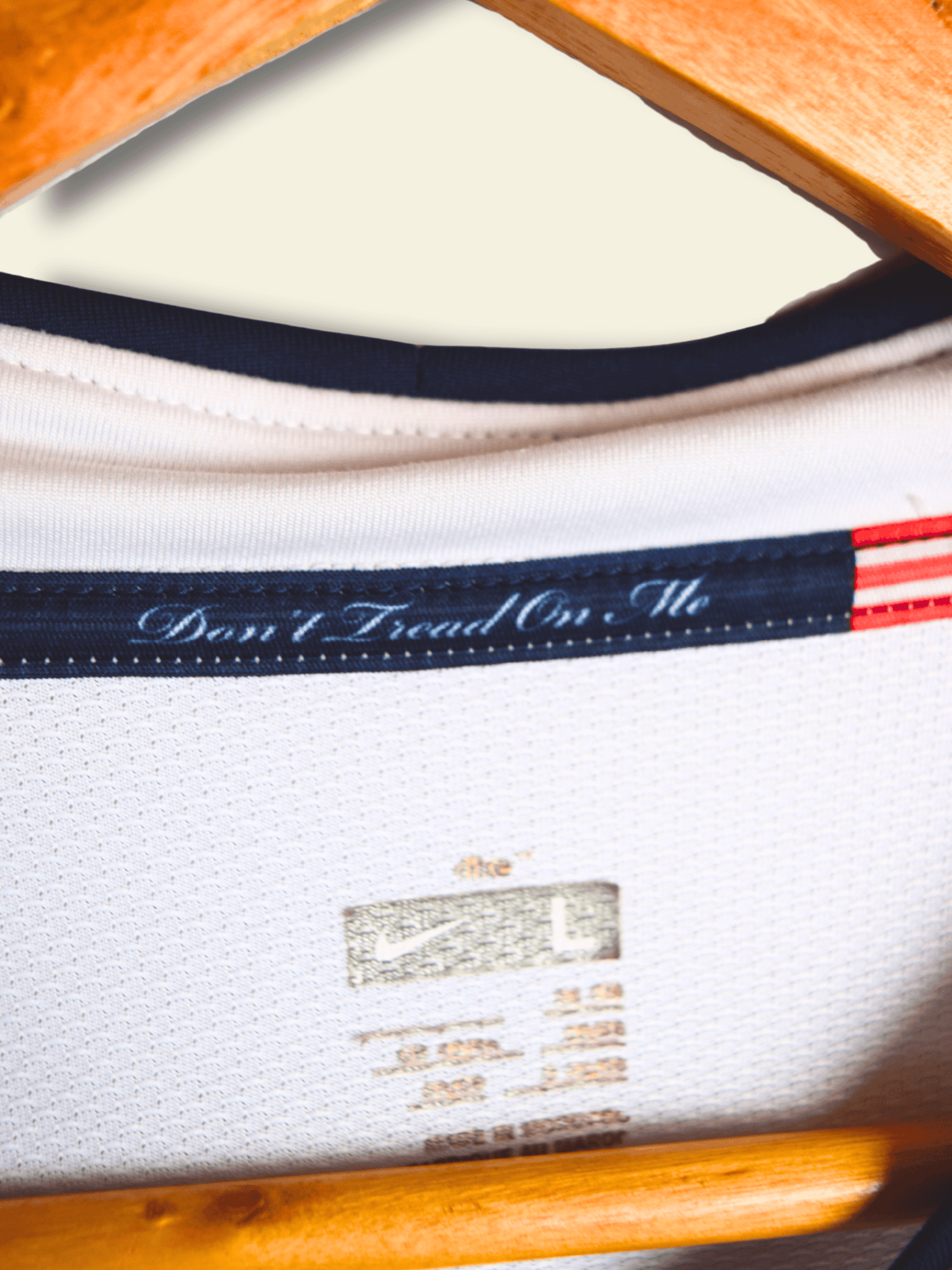 2008 USA home – Landon Donovan #10 Large 259186-105 nike3