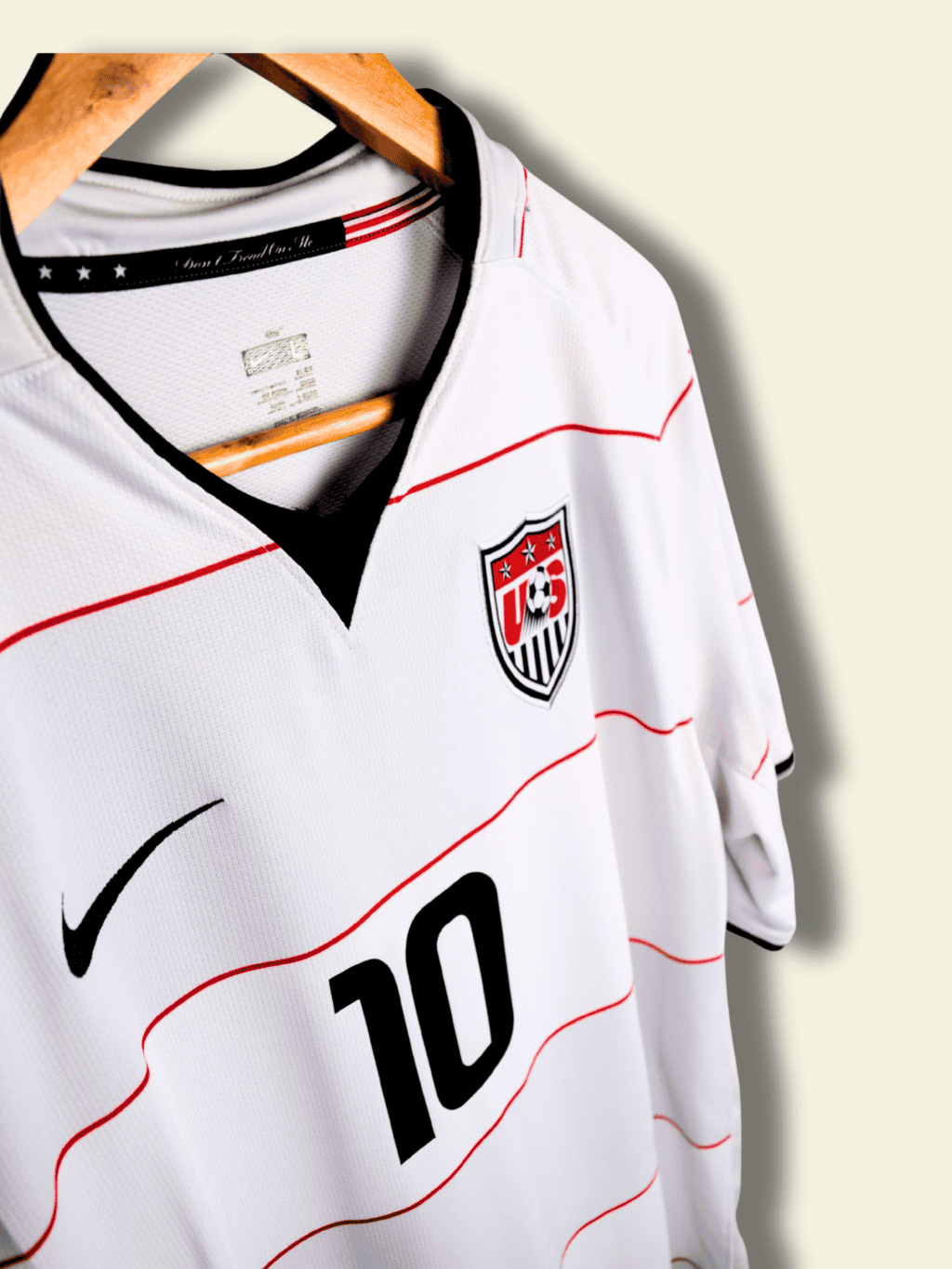 2008 USA home – Landon Donovan #10 Large 259186-105 nike4