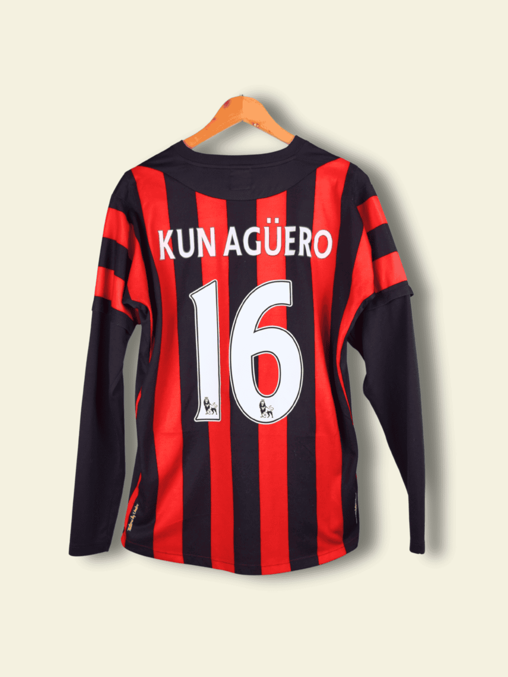 2011-manchester-city-away-sergio-aguero-16-medium-1