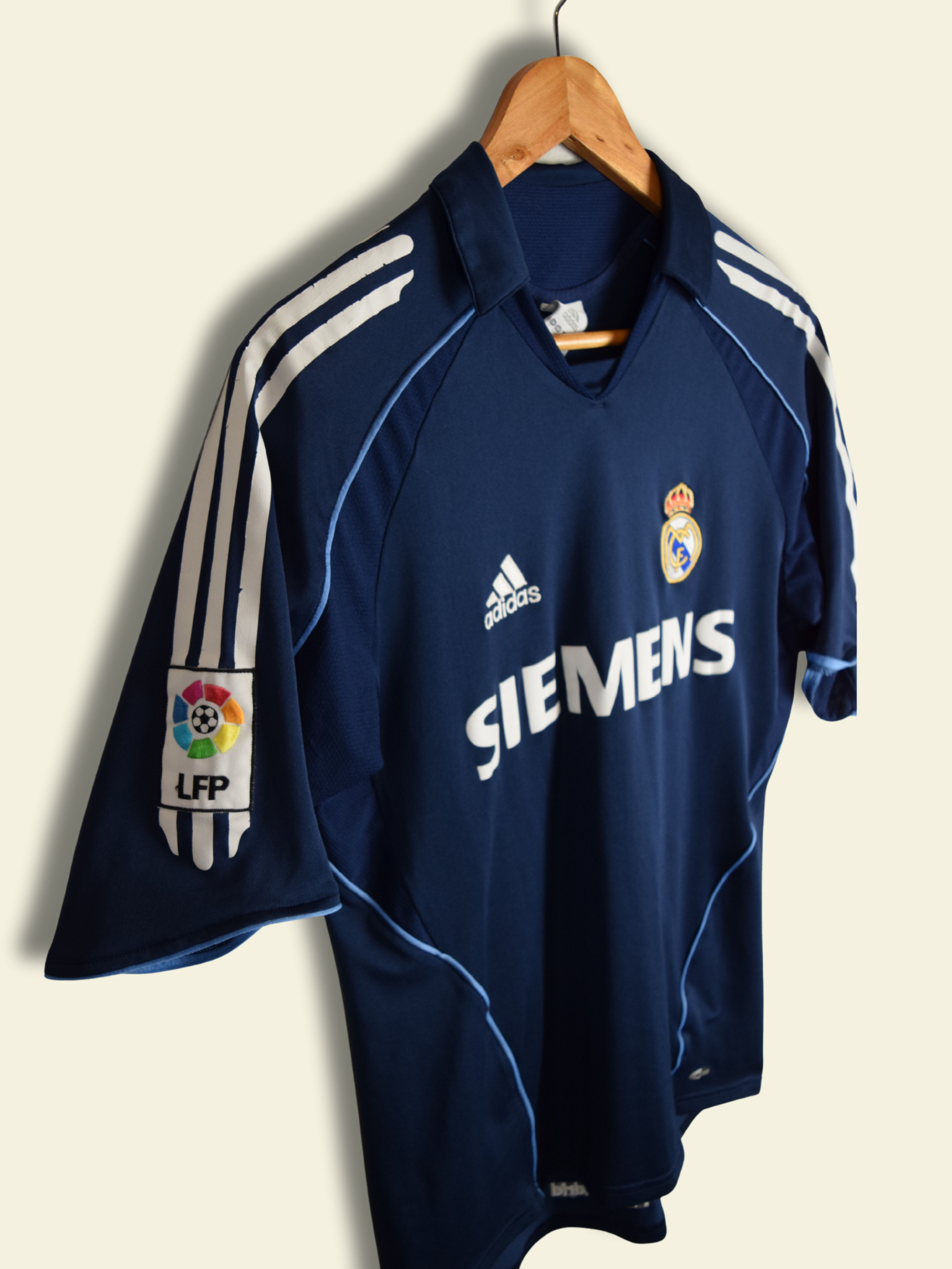 2005 Real Madrid Away - David Beckham #23 Small 109856 Adidas