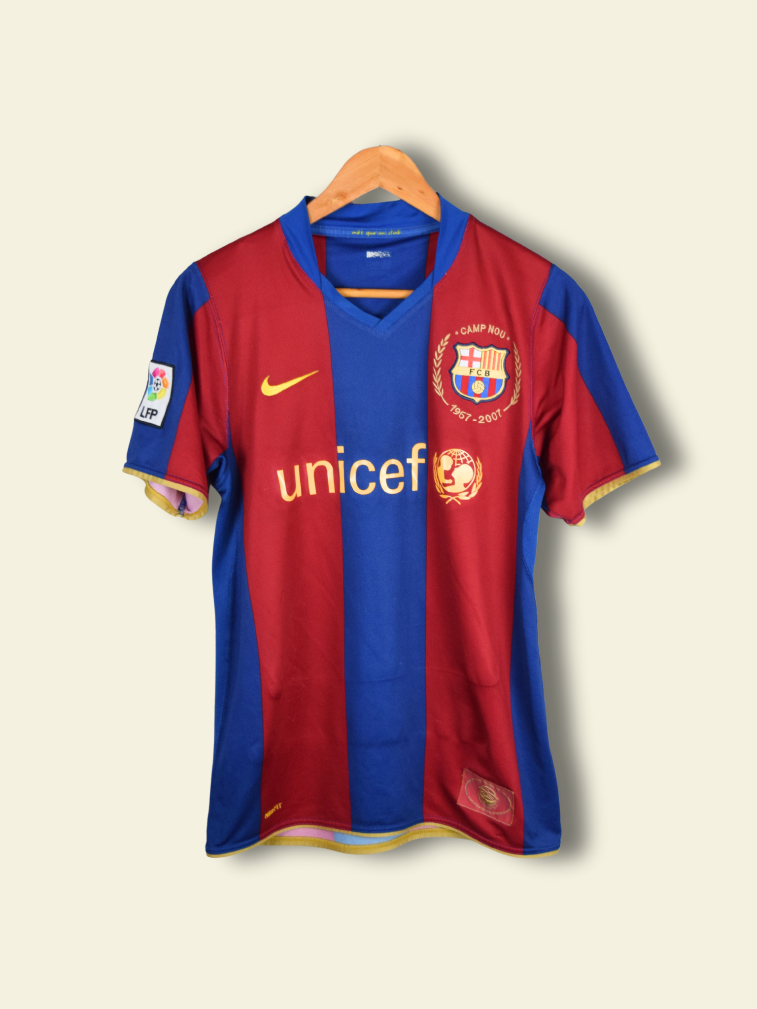 2007 Barcelona Home - Lionel Messi #19 Small 237741-655 Nike