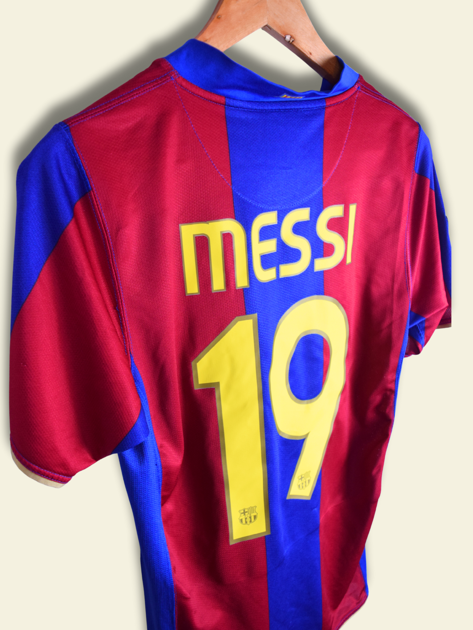 2007 Barcelona Home - Lionel Messi #19 Small 237741-655 Nike