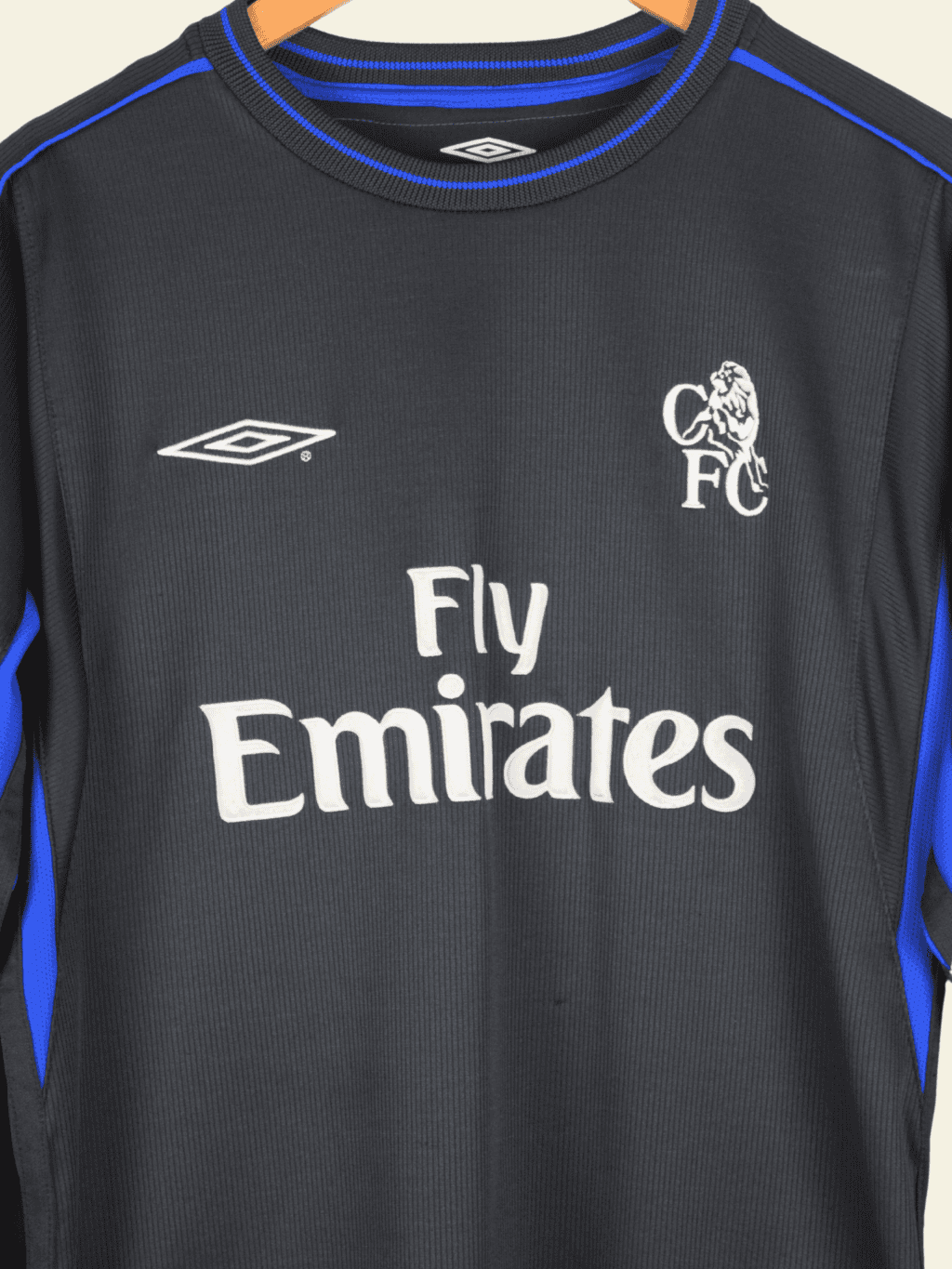 2002-chelsea-away-gianfranco-zola-25-medium-1