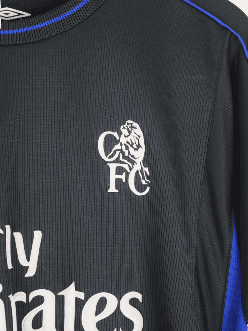 2002-chelsea-away-gianfranco-zola-25-medium-1