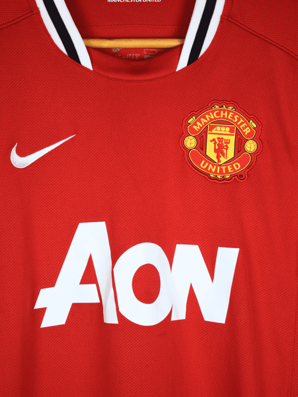 2011-manchester-united-home-luis-nani-17-small-423932-623-nike3