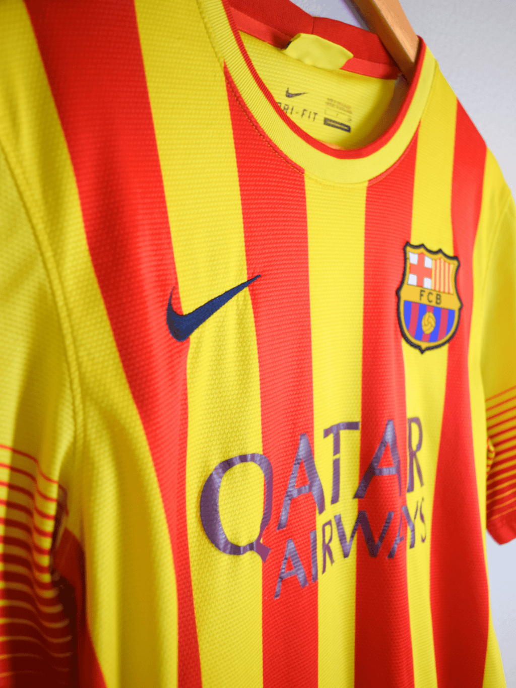 2013 Barcelona Away – Xavi #6 Small 532823-703 Nike4