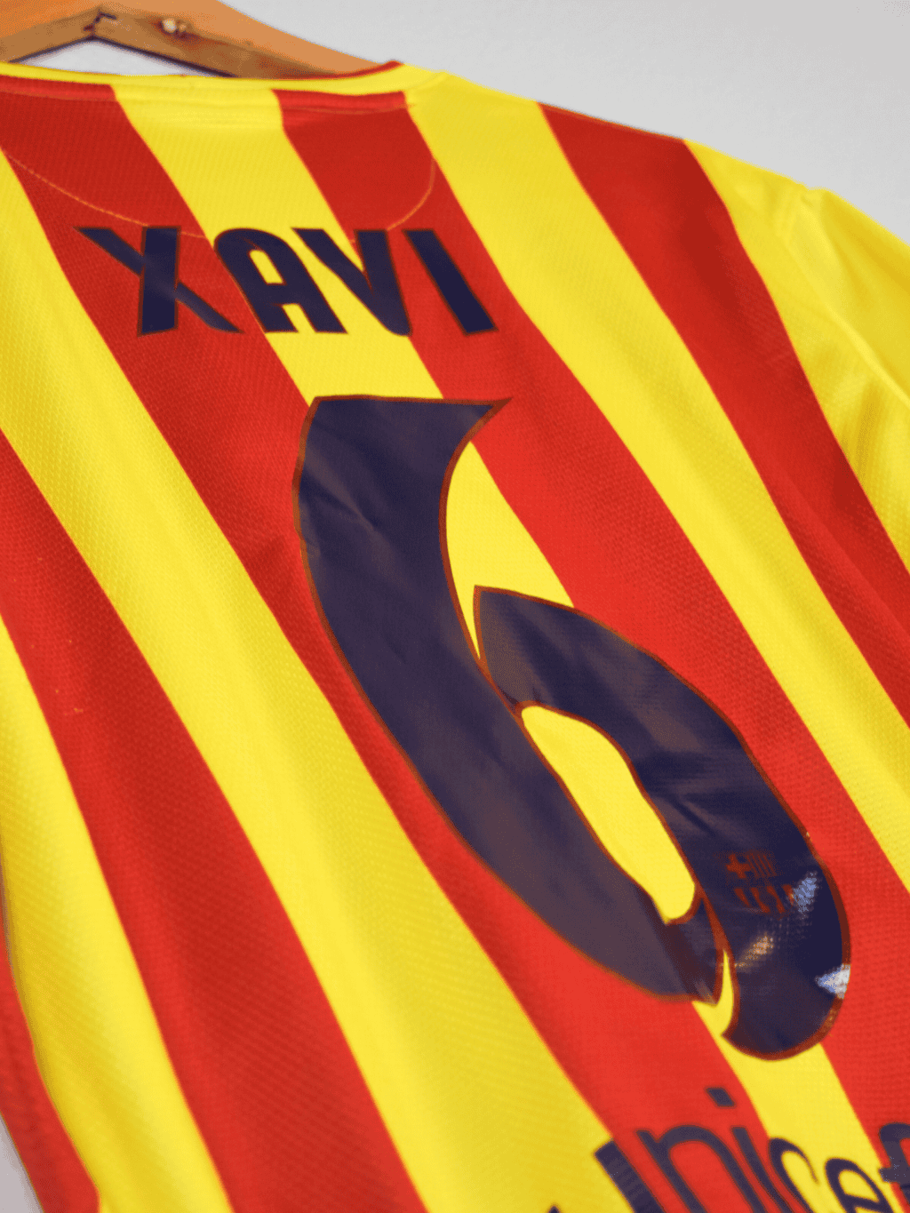 2013 Barcelona Away – Xavi #6 Small 532823-703 Nike5