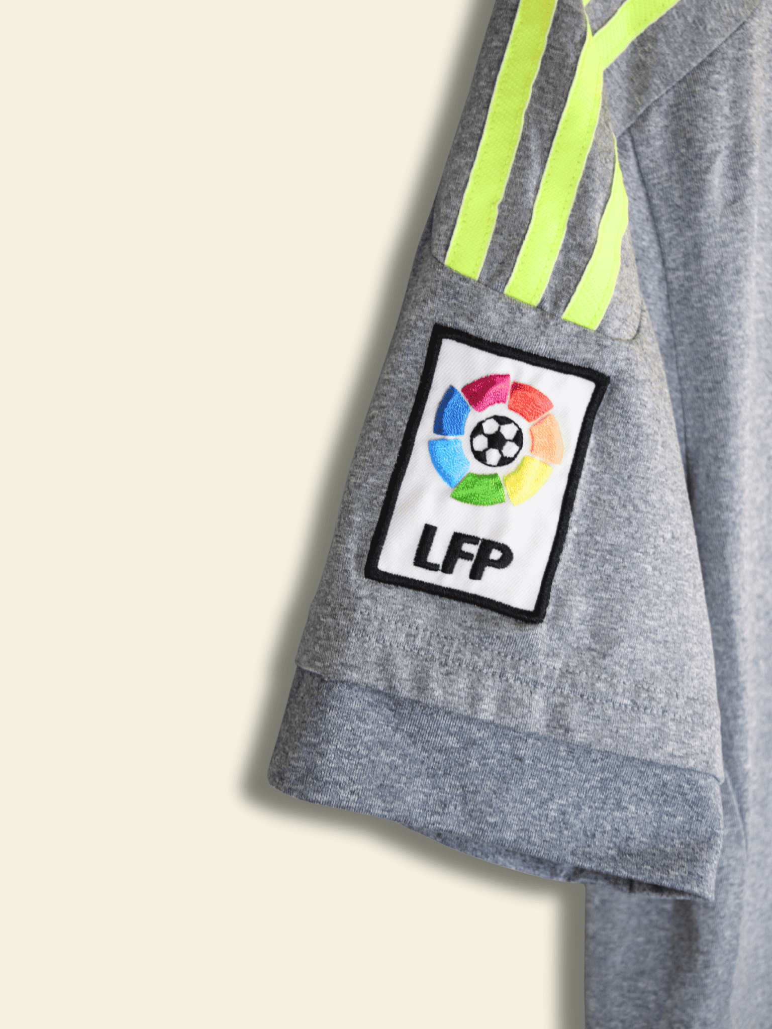 2015-real-madrid-away-cristiano-ronaldo-7-medium-aa2219-adidas4