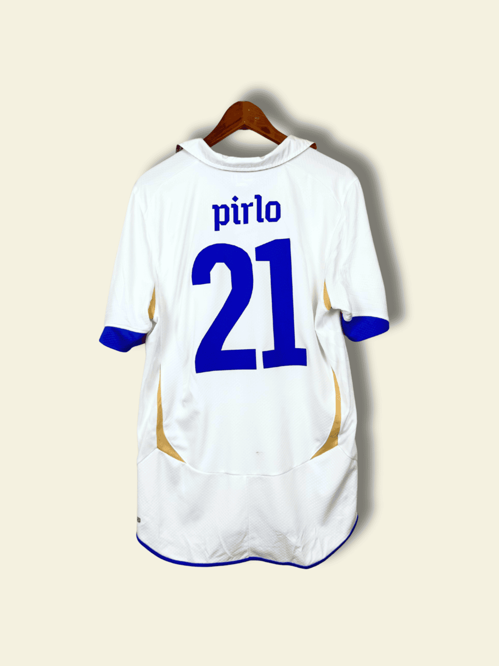 2010-italy-away-andrea-pirlo-21-large-736599-puma2
