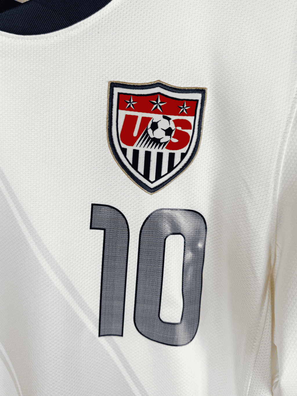 2010-usa-home-landon-donovan-10-small-369253-105-nike-1-3