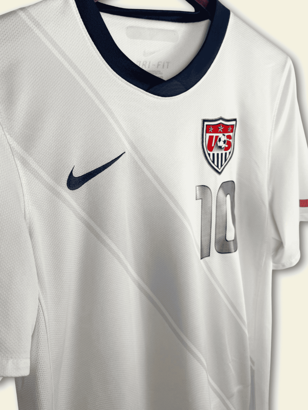 2010-usa-home-landon-donovan-10-small-369253-105-nike-1-4