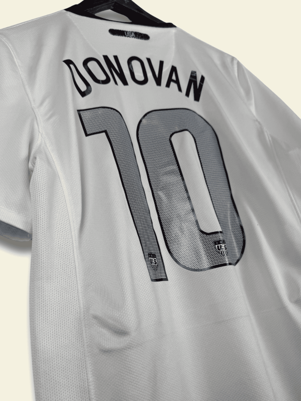 2010-usa-home-landon-donovan-10-small-369253-105-nike-1-5