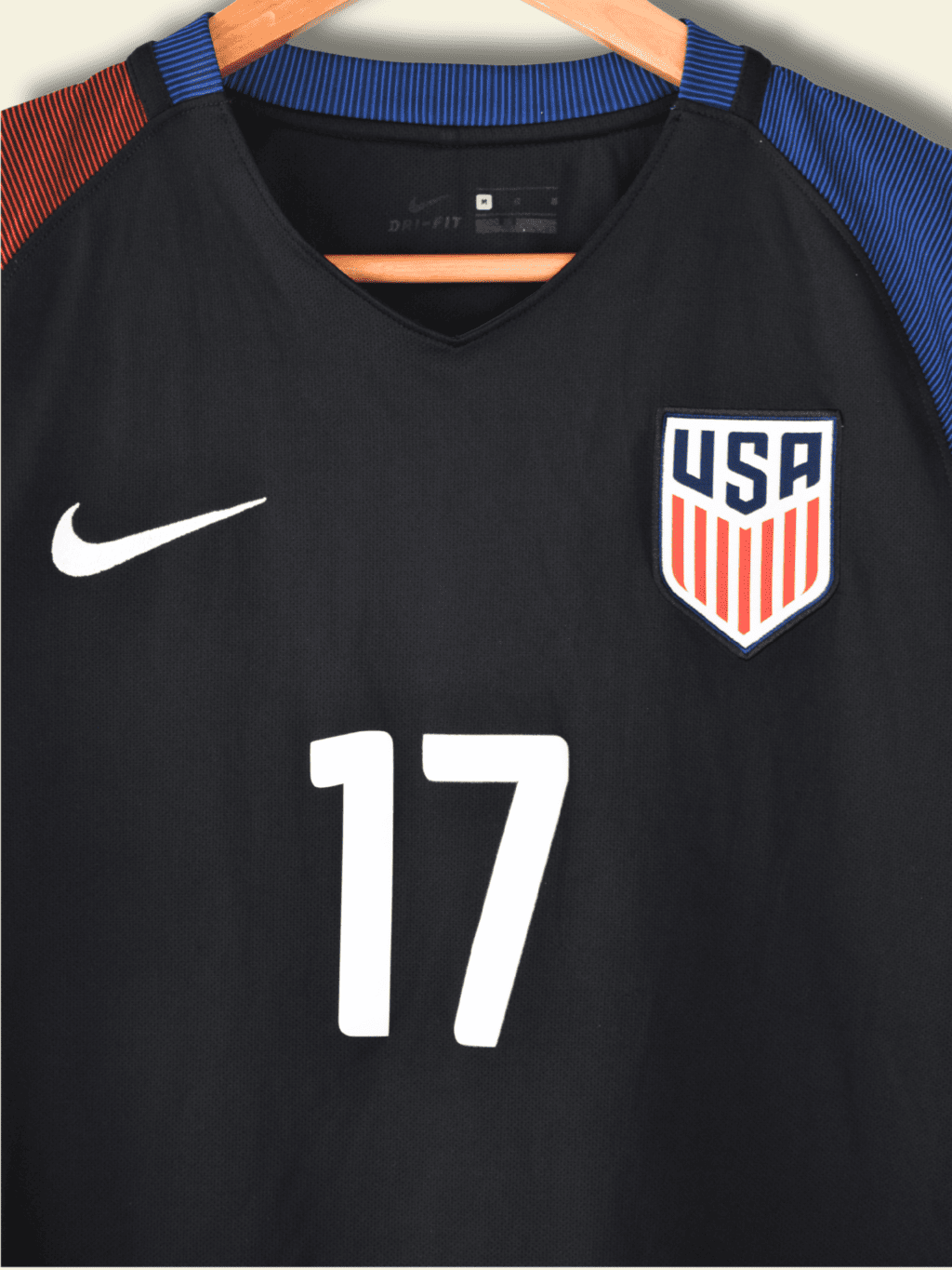 2016-usa-away-christian-pulisic-17-medium-724641-010-nike-1-1