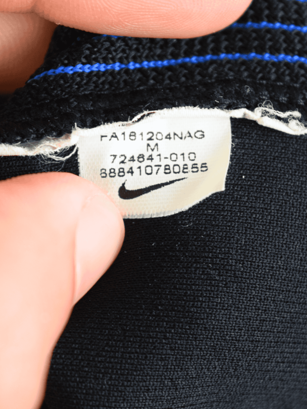 2016-usa-away-christian-pulisic-17-medium-724641-010-nike-1-3