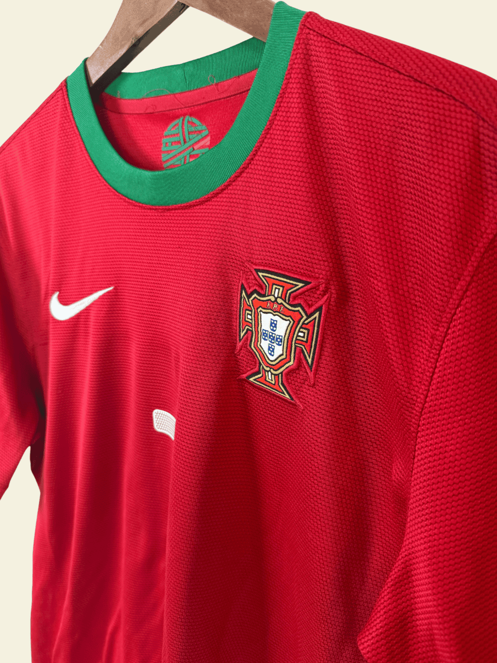 2012-portugal-home-cristiano-ronaldo-7-large-447883-838-nike-1-4