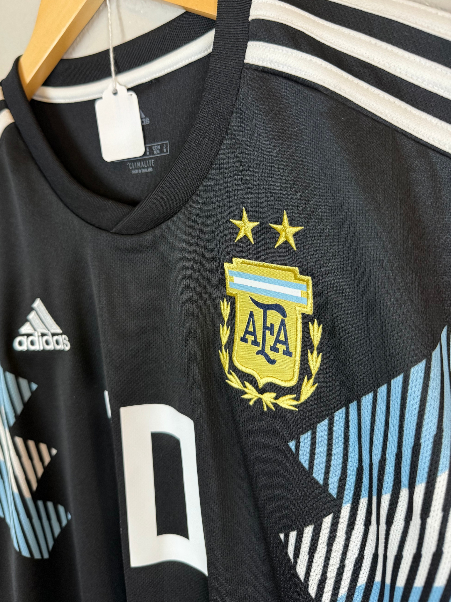 2018-argentina-away-lionel-messi-10-medium-cd8565-adidas-3