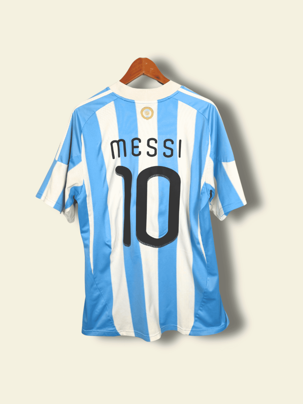 2010-argentina-home-lionel-messi-10-large-p47066-adidas-1