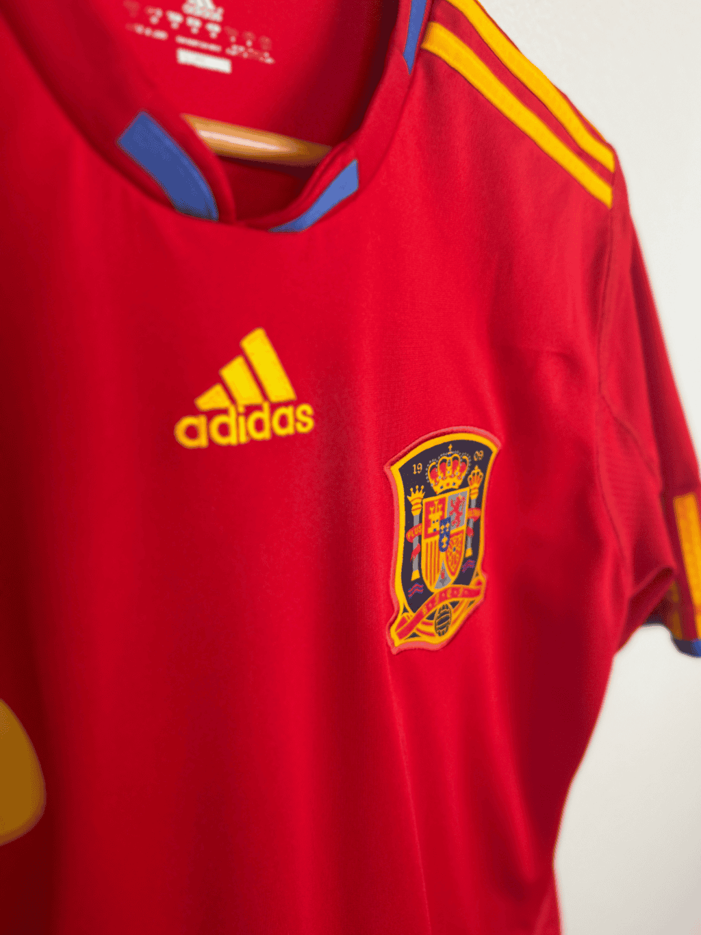 2010 Spain Home - Andres Iniesta #6 Medium - Image 3