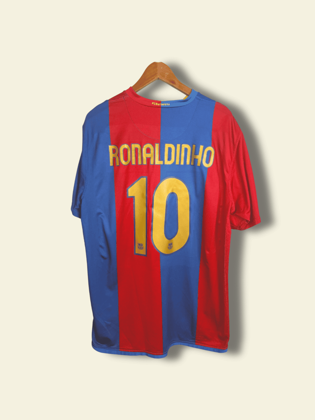 2006 Barcelona Home - Ronaldinho #10 Medium
