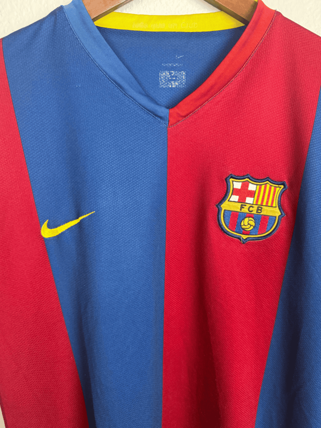 2006 Barcelona Home - Ronaldinho #10 Medium - Image 3
