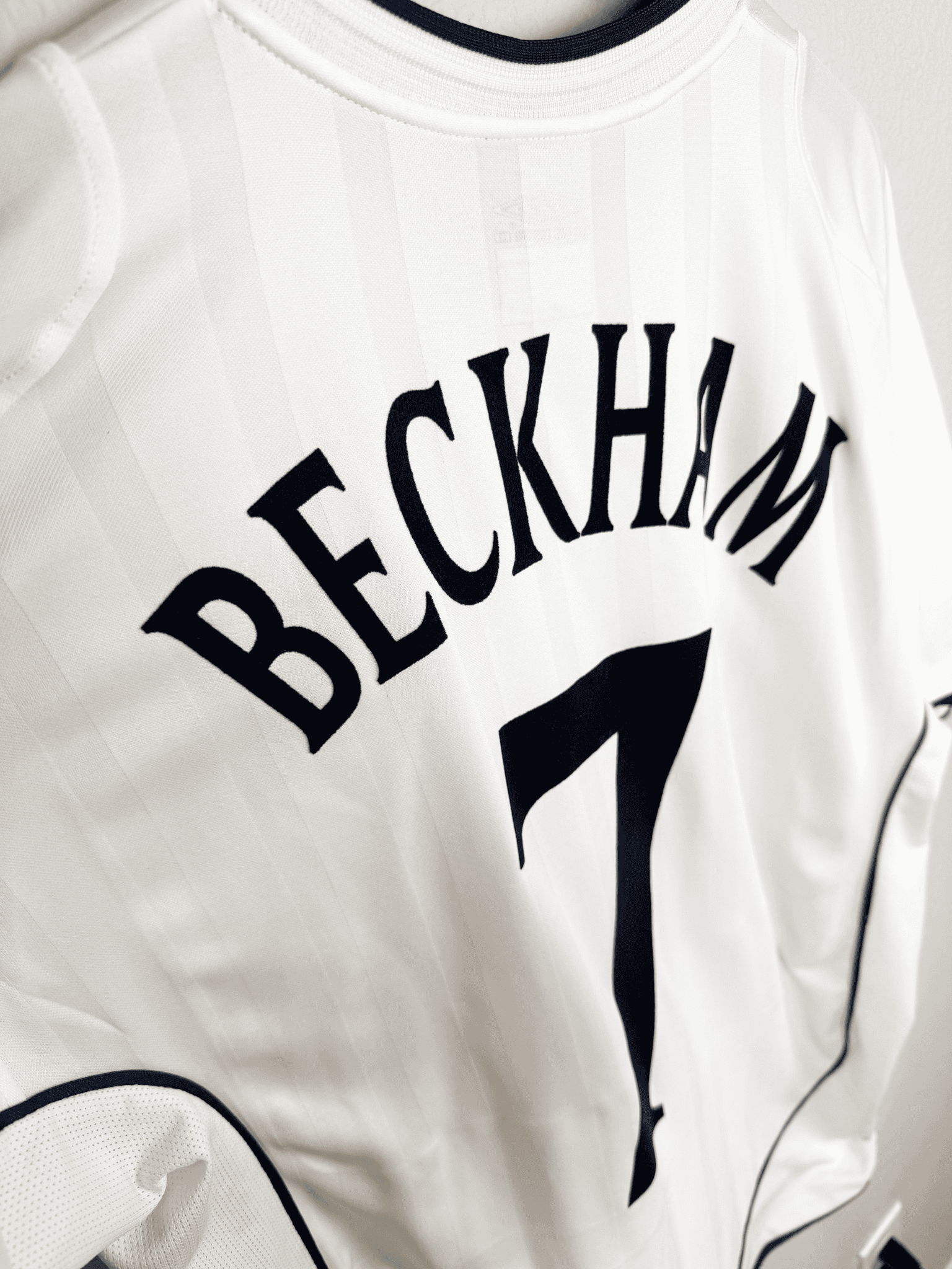 2002-england-home-david-beckham-7-large-2