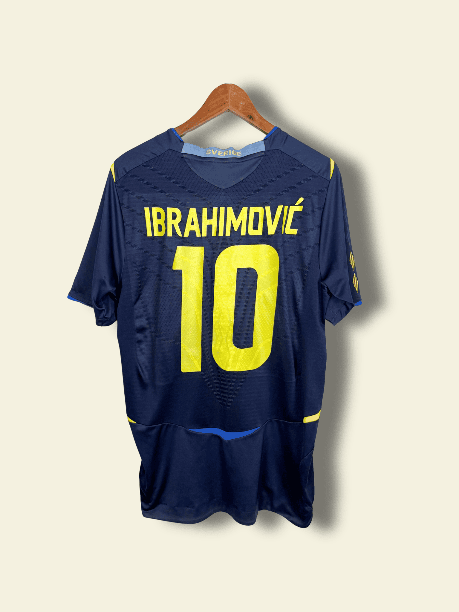 2008-sweden-away-zlatan-ibrahimovic-10-medium-1