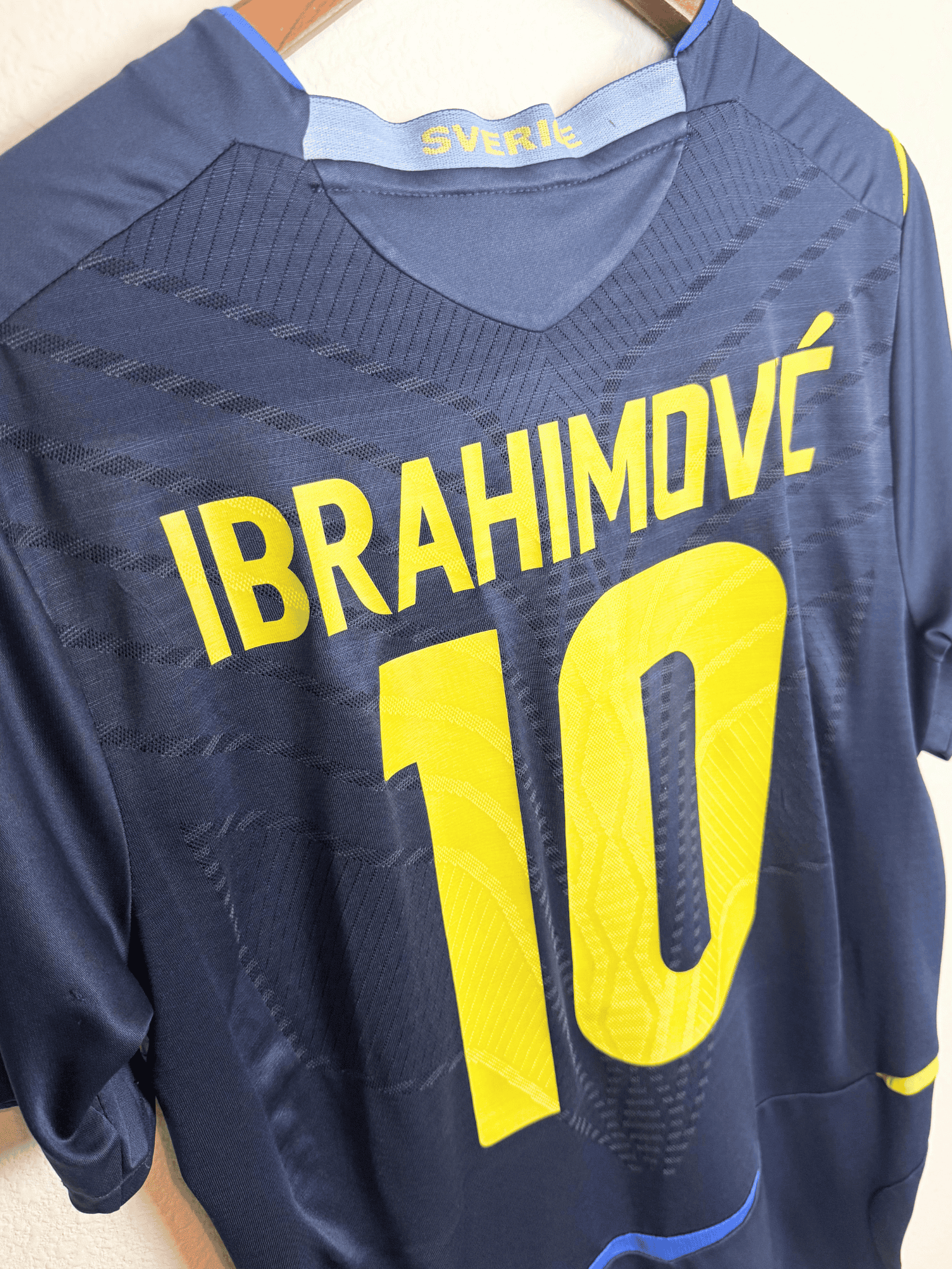 2008-sweden-away-zlatan-ibrahimovic-10-medium-4