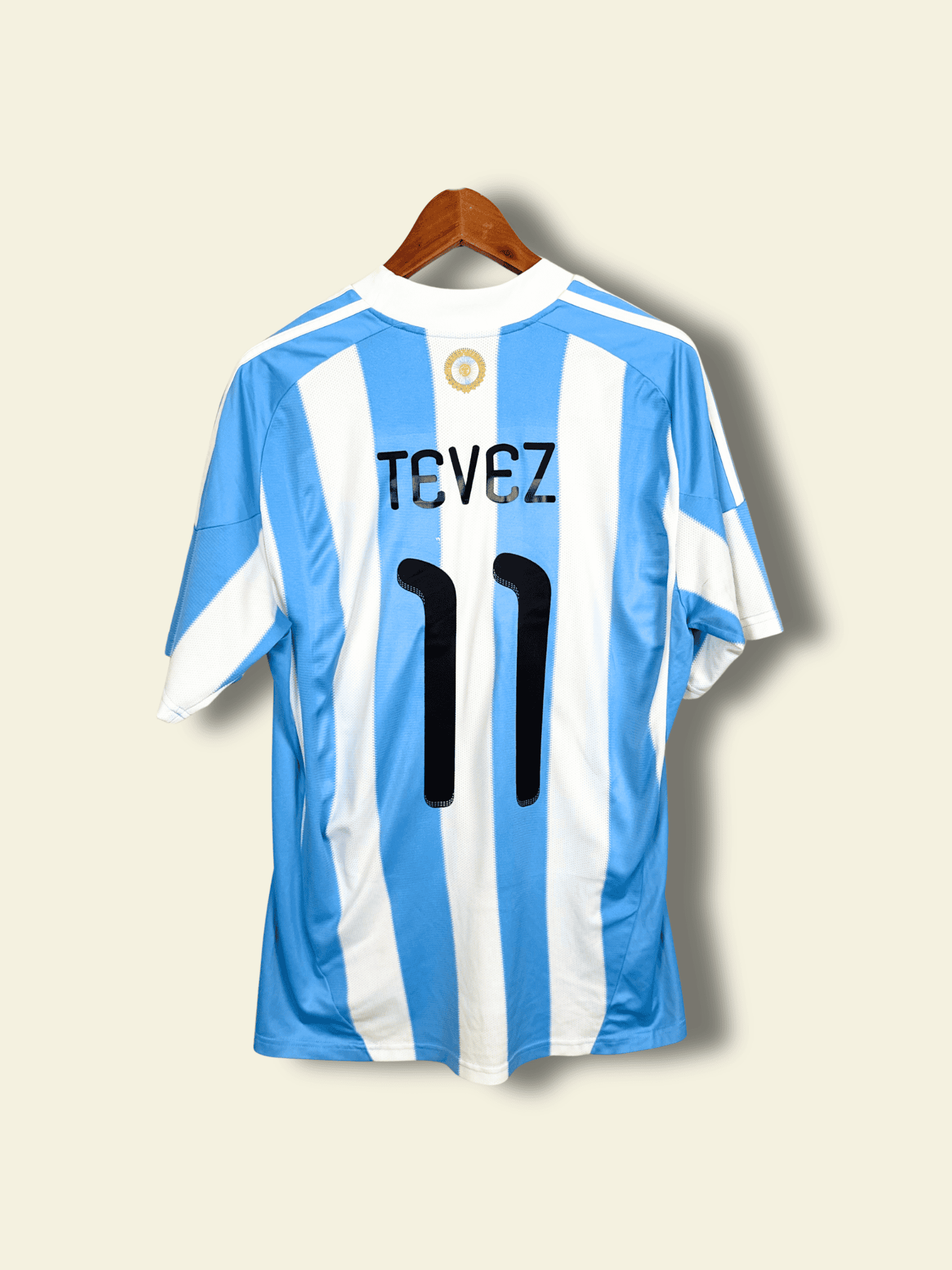 2010-argentina-home-carlos-tevez-11-large-p47066-adidas-1