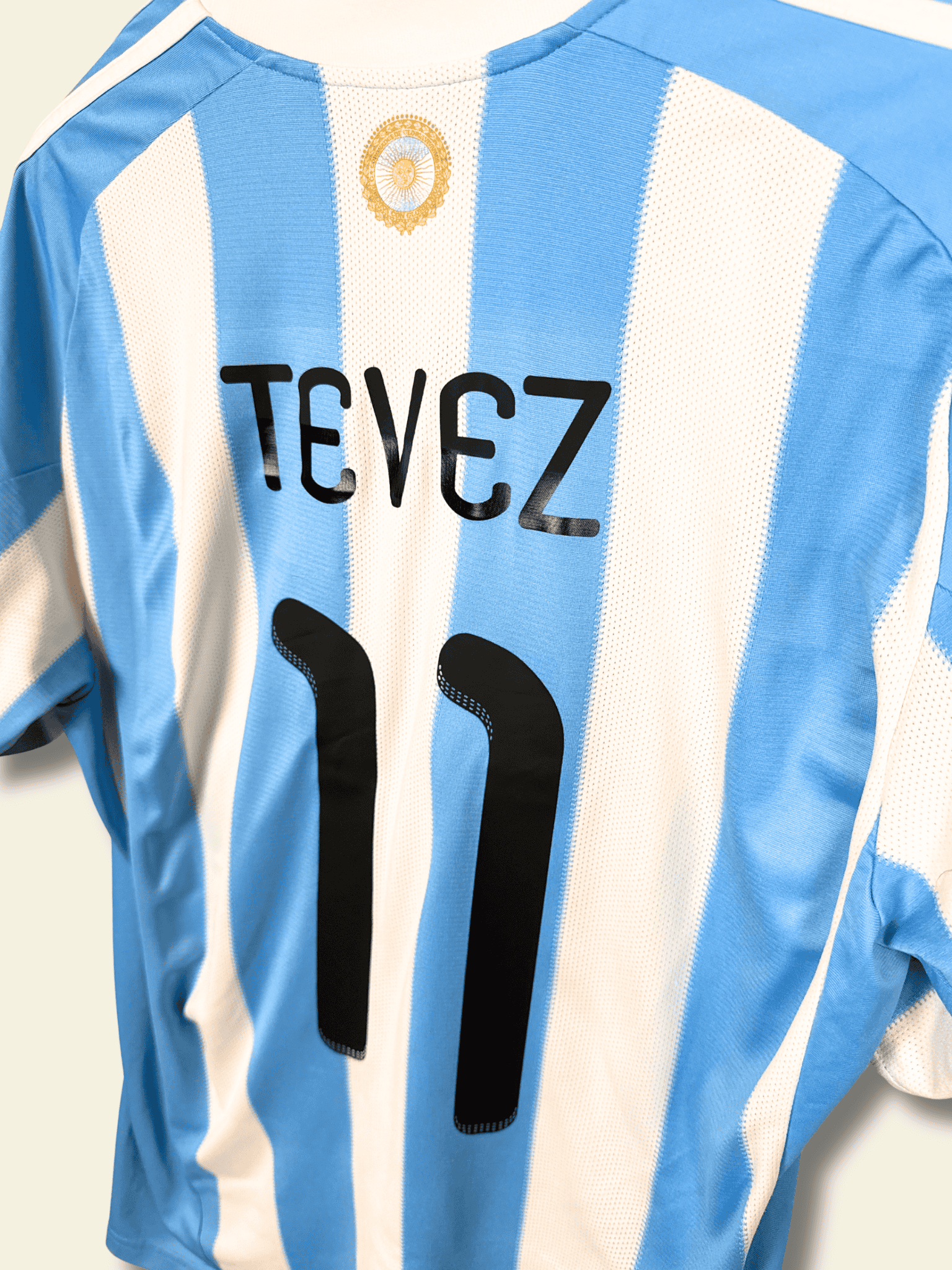 2010-argentina-home-carlos-tevez-11-large-p47066-adidas-4