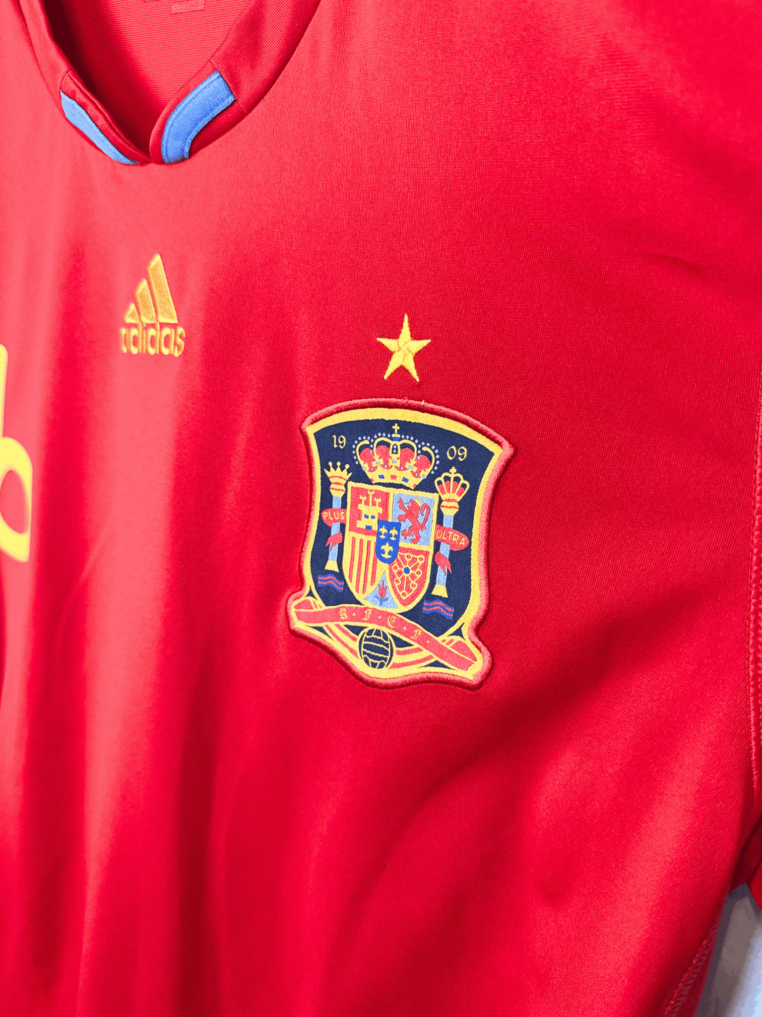 2010-spain-home-andres-iniesta-6-large-v31236-adidas-3
