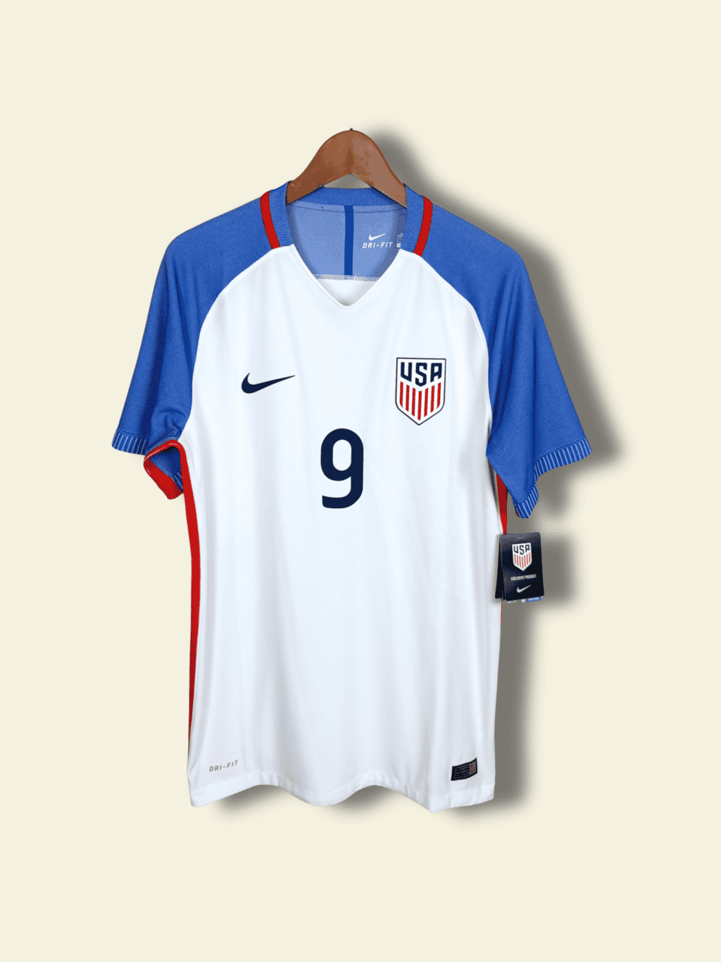 2016 USA Home - Gyasi Zardes #17 Signed BNWT