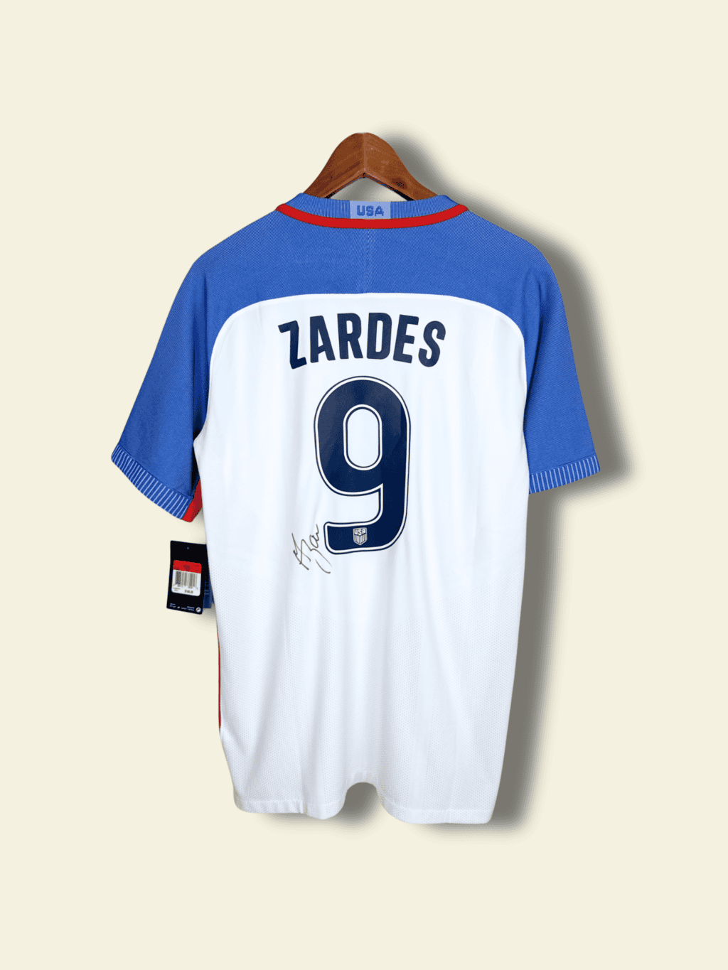 2016 USA Home - Gyasi Zardes #17 Signed BNWT - Image 2