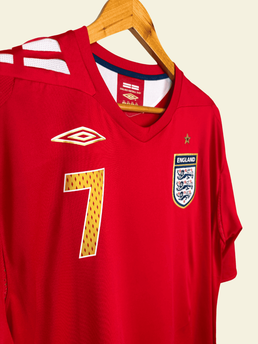 2006 England Away - David Beckham #7 XXL - Image 3