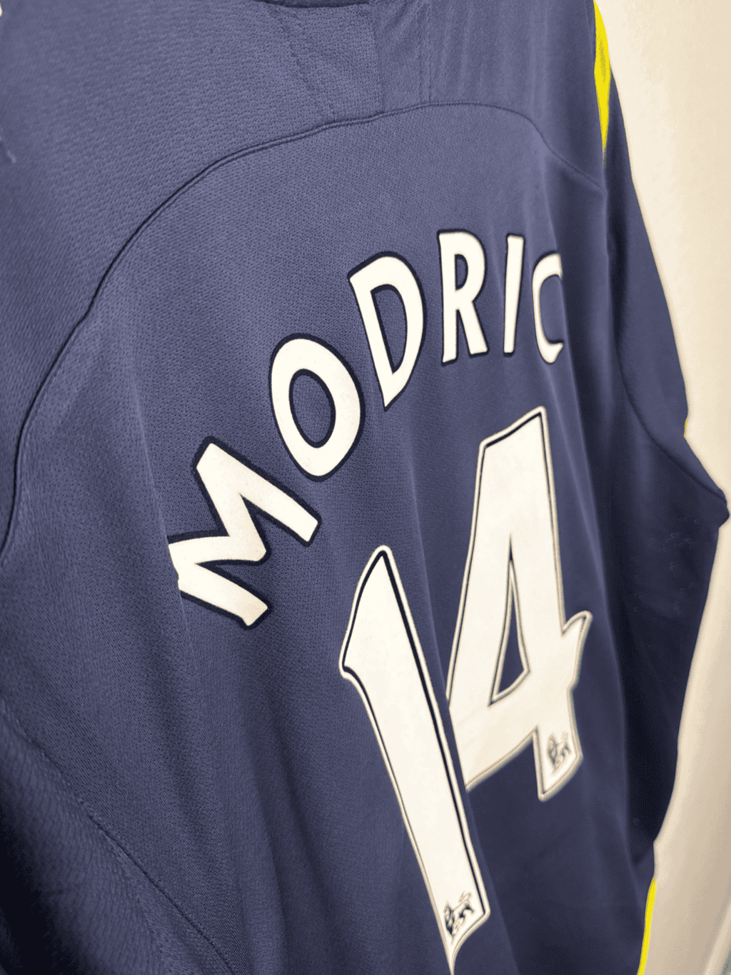 2009 Tottenham Spurs Away - Luka Modric #14 XXL - Image 3